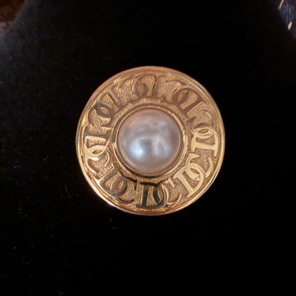 Christian Dior Gold and Faux Pearl Circular Brooch - Picture 3 of 7